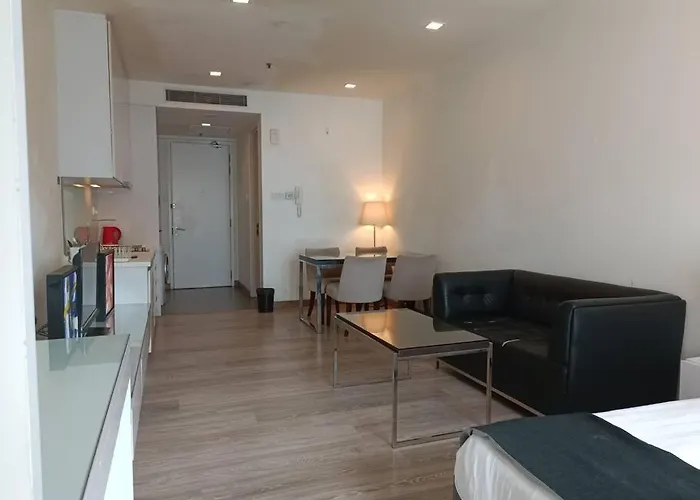 Rm203 Bukit Bintang Balcony Studio Infinity Pool